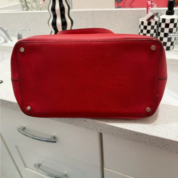 kate spade red leather tote with signature bow detail - Picture 5 of 8